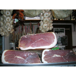 Quart de Jambon de Pays sans os 1kg500 environ, salaison traditionnelle Charcuterie Bozom Arette